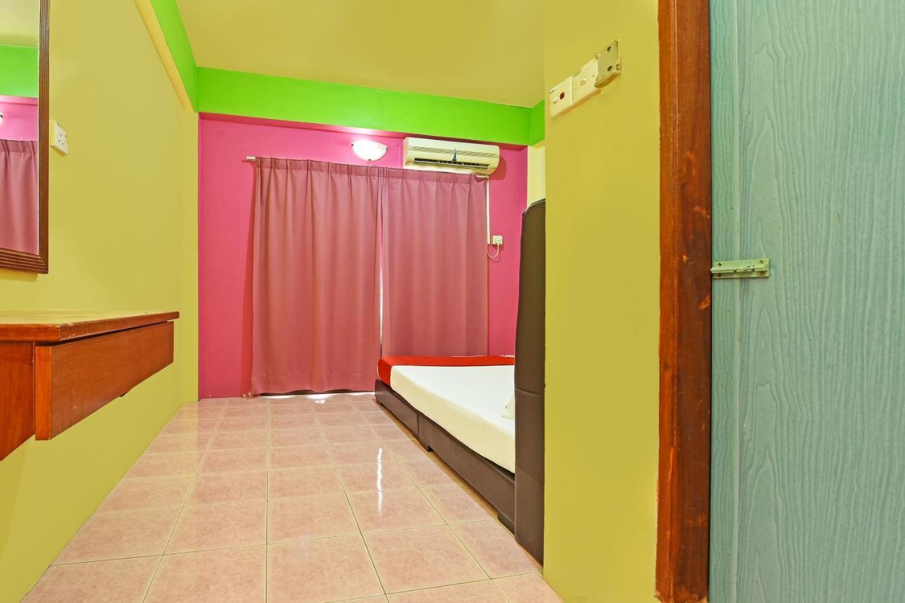 Oyo 90565 Teresek View Motel Kuala Tahan Exterior foto